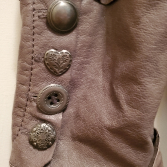 Danier Distressed Leather Jacket - Picture 4 of 5